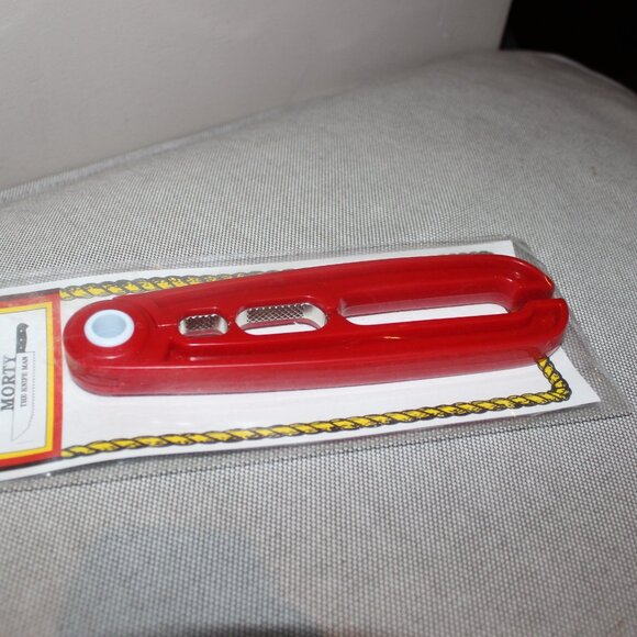 3/$21❤️new MORTY THE KNIFE MAN large lobster crab cracker - Picture 3 of 3